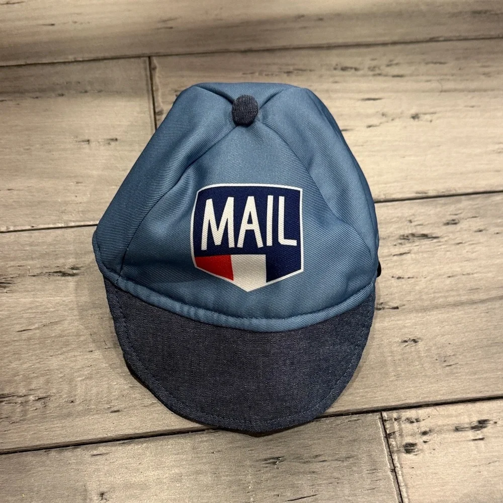 NWOT Mailman Costume for dogs